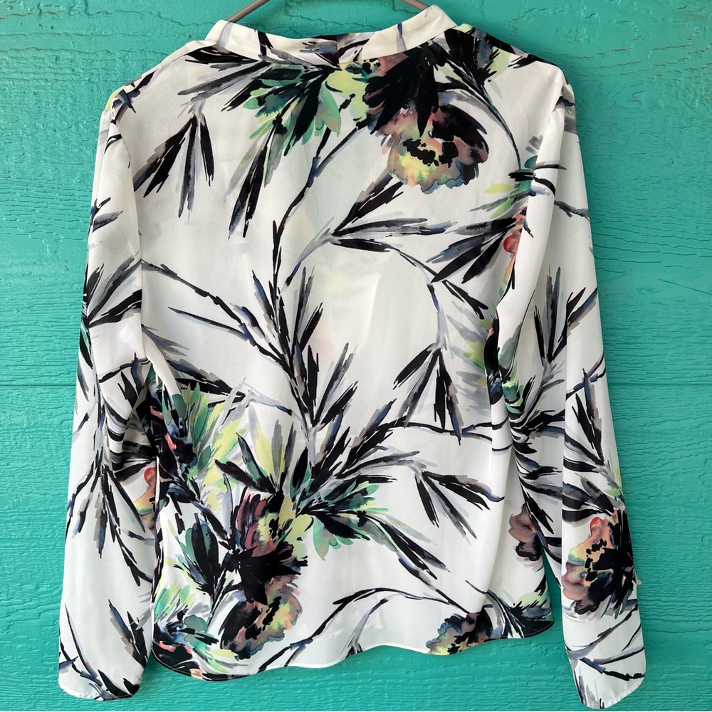 REISS Maria Twist-Front Floral-Print V-Neck Long Sleeve Top - Picture 3 of 10